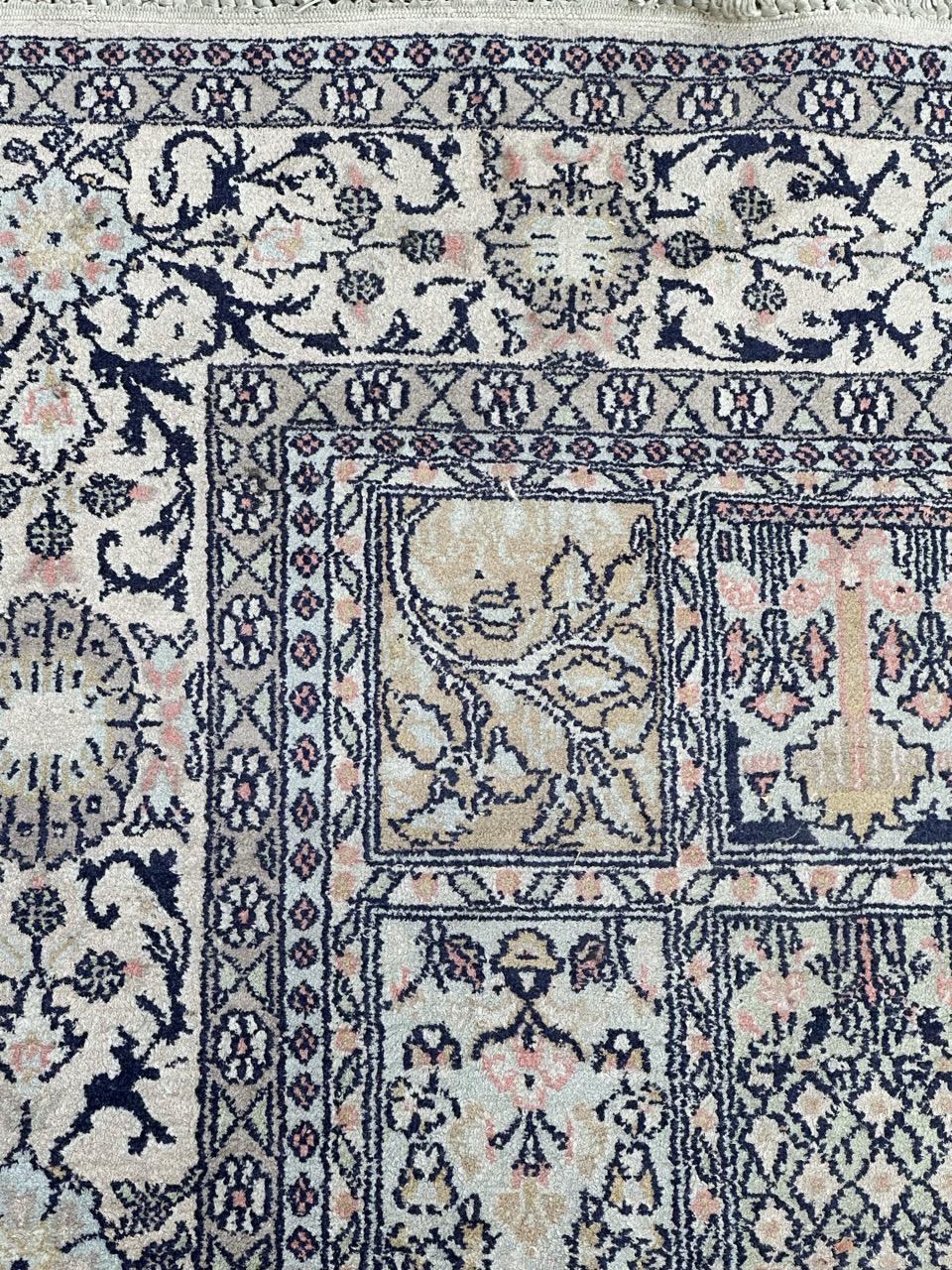 Bobyrug’s nice vintage silk Kashmir rug  In Good Condition For Sale In Saint Ouen, FR