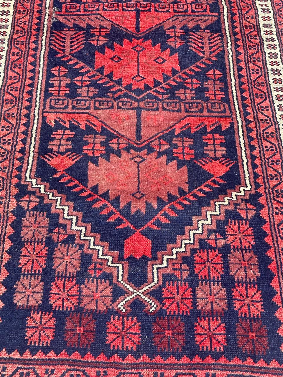 nice vintage Turkish rug For Sale 3