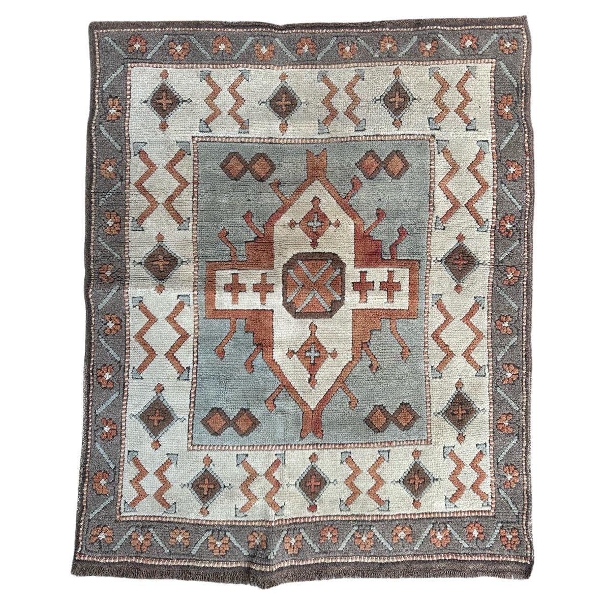 Bobyrug’s nice vintage Turkish rug For Sale