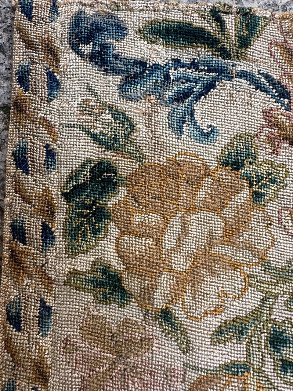 Bobyrugs hübsches Fragment einer französischen Nadelspitze aus dem 18. (18. Jahrhundert und früher) im Angebot