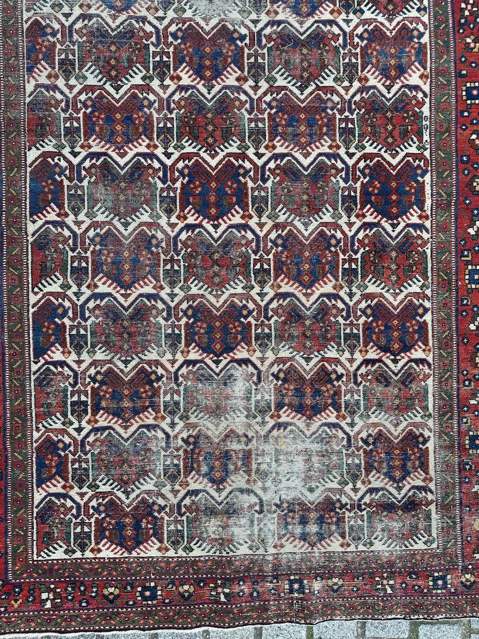 Very beautiful and decorative mid century Afshar rug with nice tribal design and beautiful colours, entirely hand knotted with wool on cotton foundation.
Wears due to age and use!

✨✨✨
