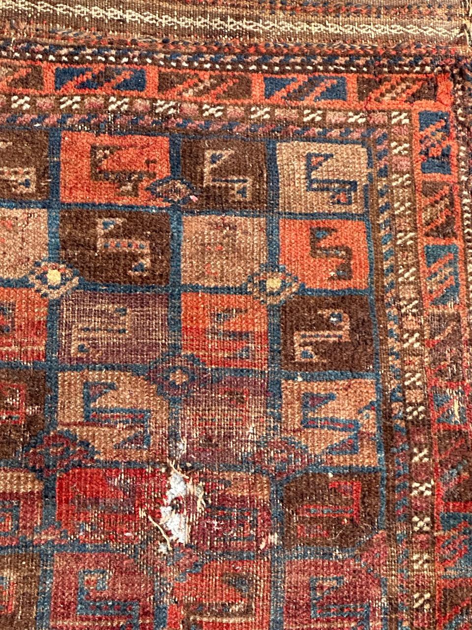Tissé à la main Joli tapis de sac tribal turkmène antique en détresse de Bobyrug  en vente