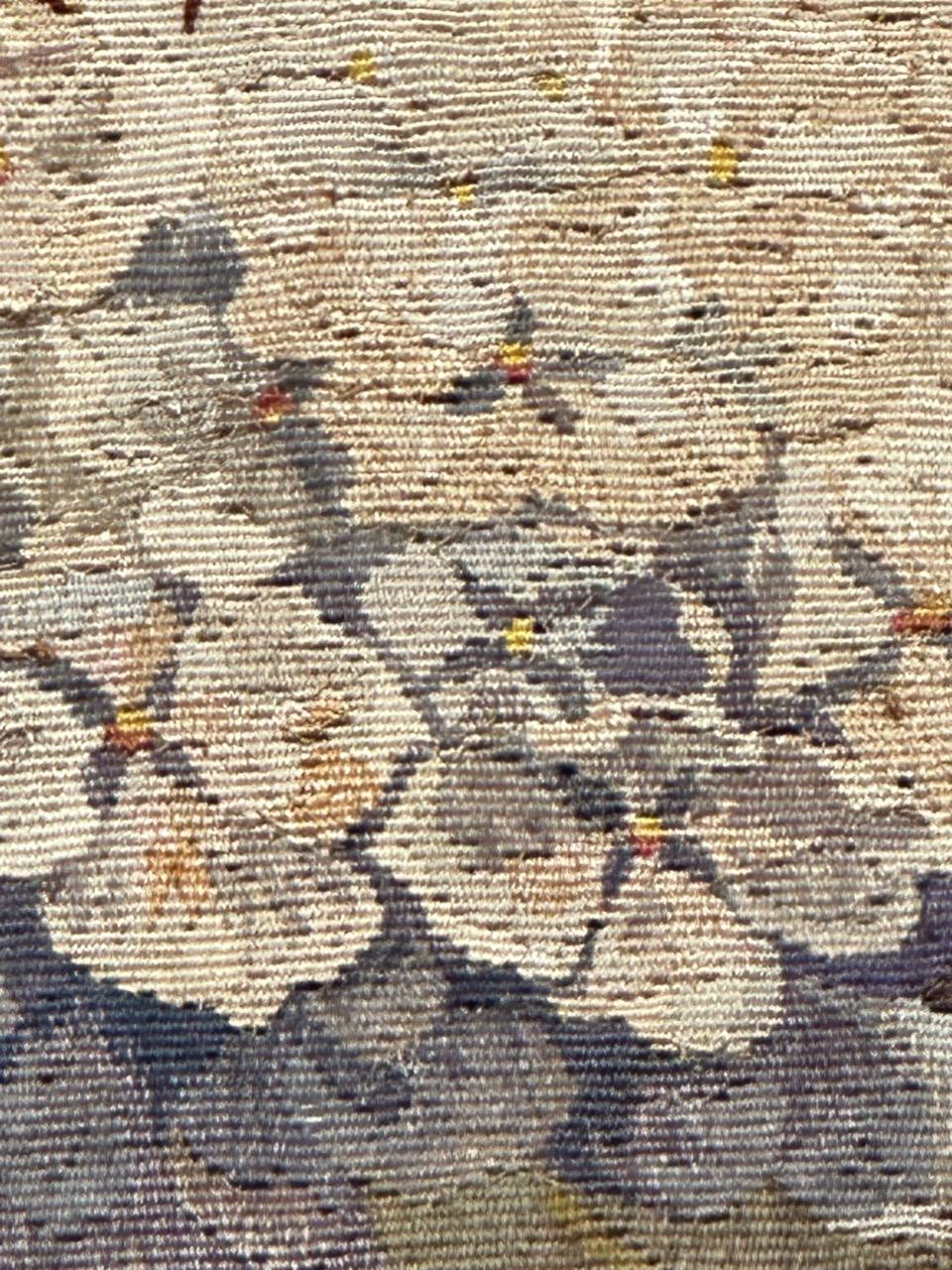 Bobyrug's Hübscher antiker feiner französischer Aubusson-Wandteppich, Blumentopf im Angebot 5