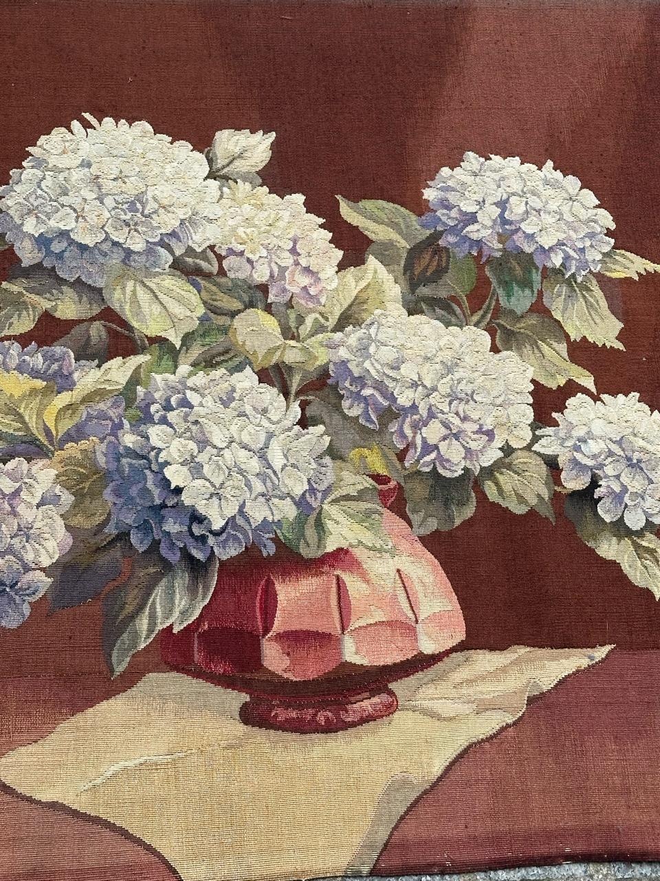 Bobyrug's Hübscher antiker feiner französischer Aubusson-Wandteppich, Blumentopf im Angebot 7