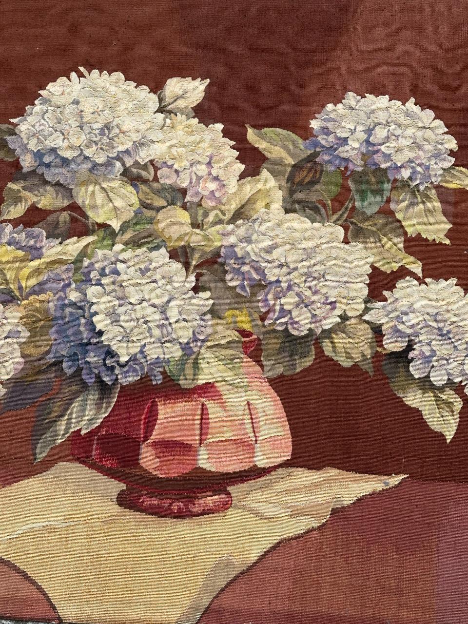 Bobyrug's Hübscher antiker feiner französischer Aubusson-Wandteppich, Blumentopf im Angebot 9