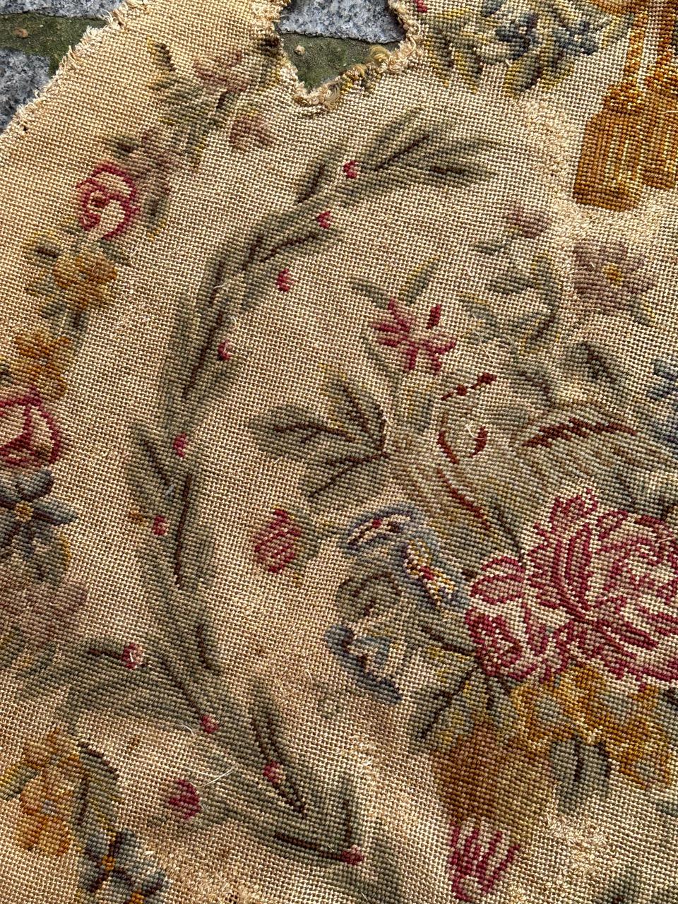 Bobyrug's hübscher antiker französischer Nadelspitze-Stuhlbezug Wandteppich  (Französisch) im Angebot
