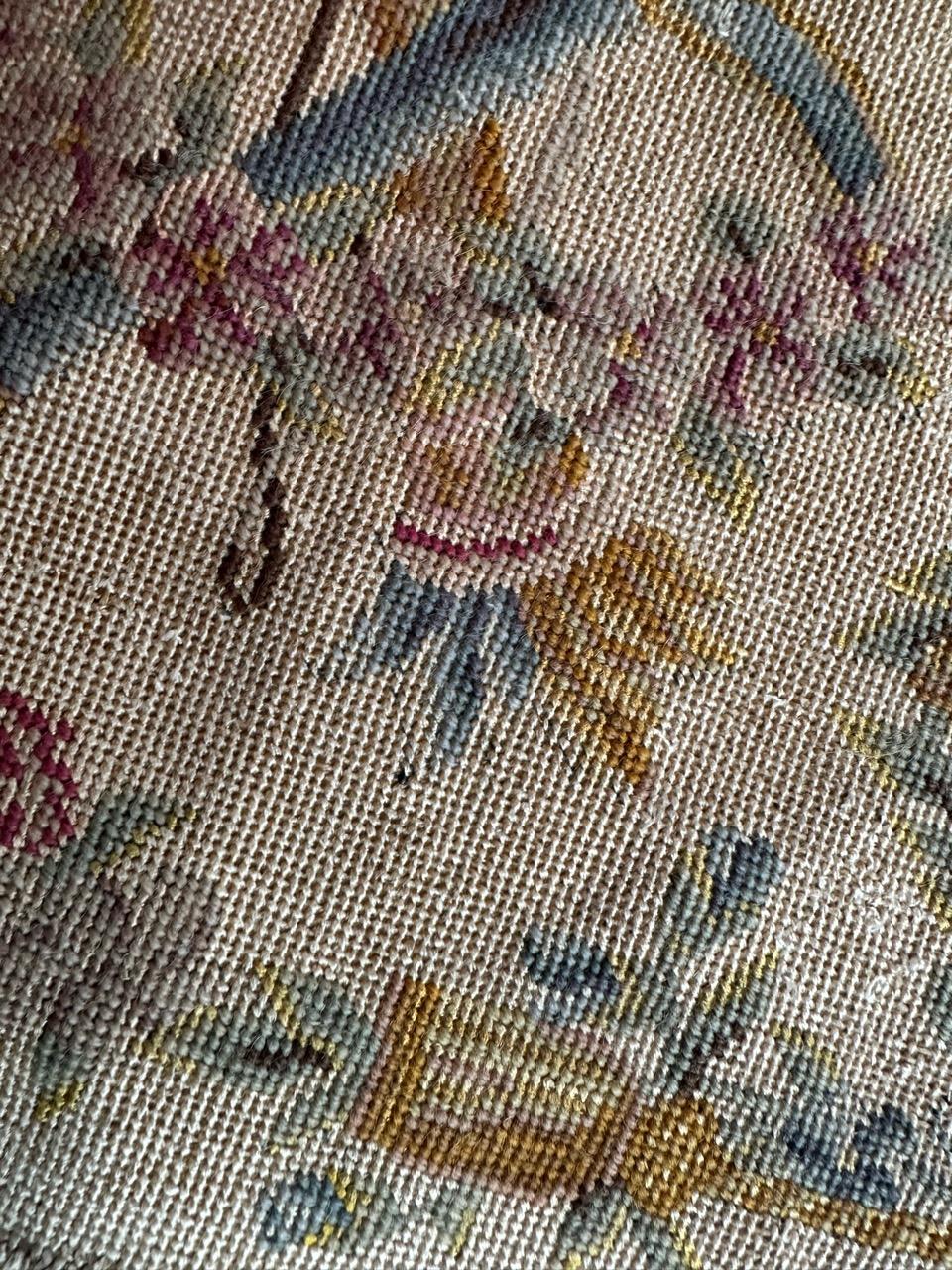 Bobyrug's hübscher antiker französischer Nadelspitze-Stuhlbezug Wandteppich  im Zustand „Relativ gut“ im Angebot in Saint Ouen, FR