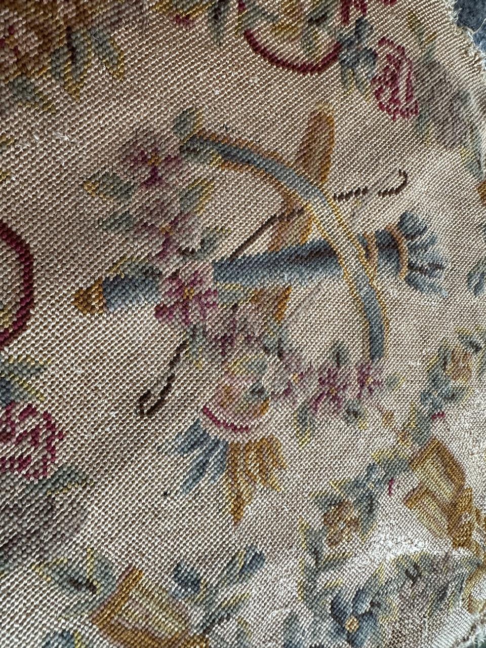 Bobyrug's hübscher antiker französischer Nadelspitze-Stuhlbezug Wandteppich  (Wolle) im Angebot