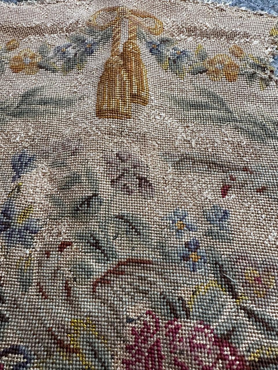 Bobyrug's hübscher antiker französischer Nadelspitze-Stuhlbezug Wandteppich  im Angebot 1