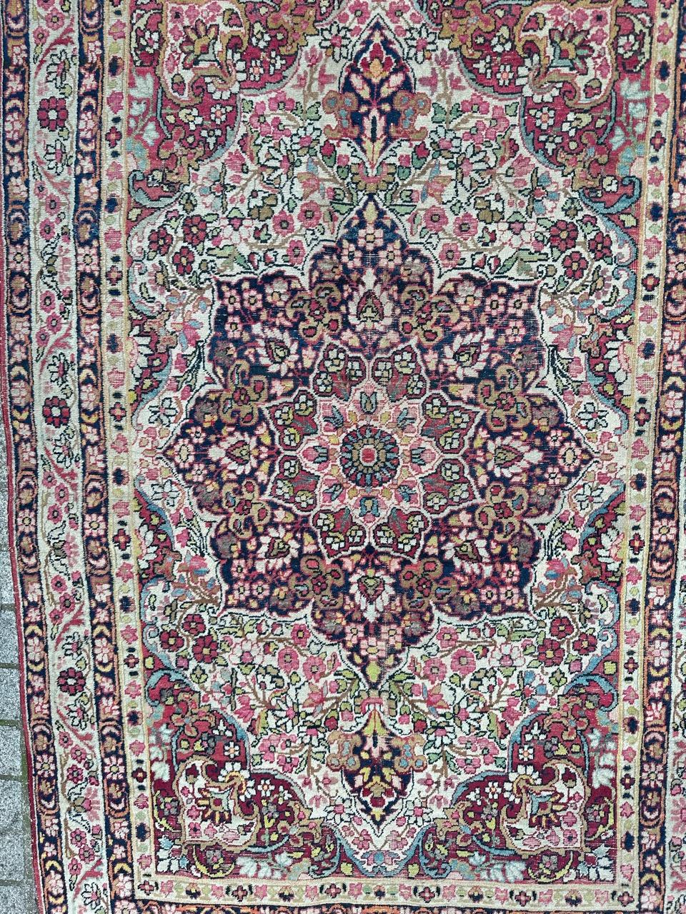 Very beautiful late 19th century Kirman Lavar rug with beautiful floral design and nice natural colours, entirely hand knotted with wool on cotton foundation, 

✨✨✨
