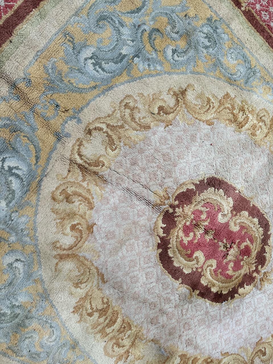 pretty antique large Spanish Savonnerie rug  In Good Condition For Sale In Saint Ouen, FR