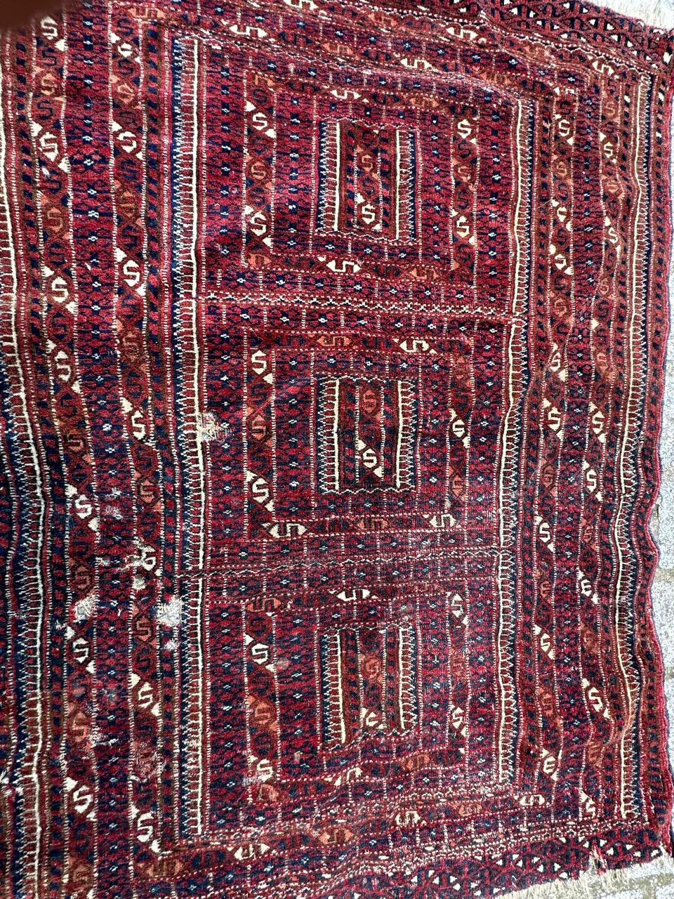 Tribal Joli tapis turkmène tribal ancien de collection  en vente