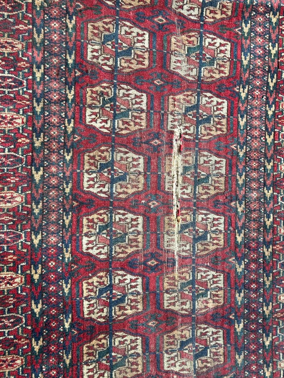 Bobyrugs hübscher antiker Bokhara-Teppich in Notlage  im Angebot 1