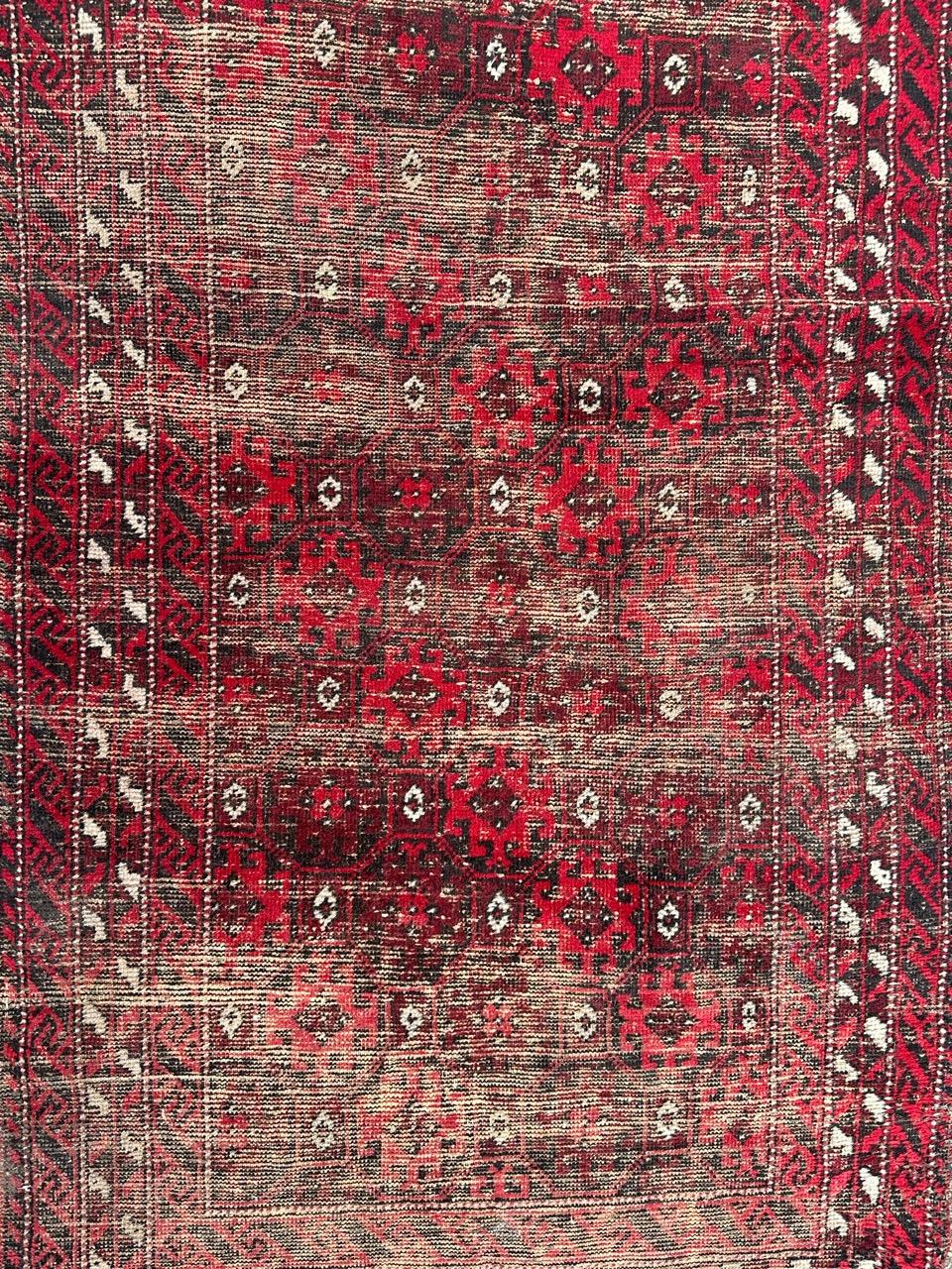 Bobyrug’s pretty distressed vintage Baluch Afghan rug  In Distressed Condition For Sale In Saint Ouen, FR