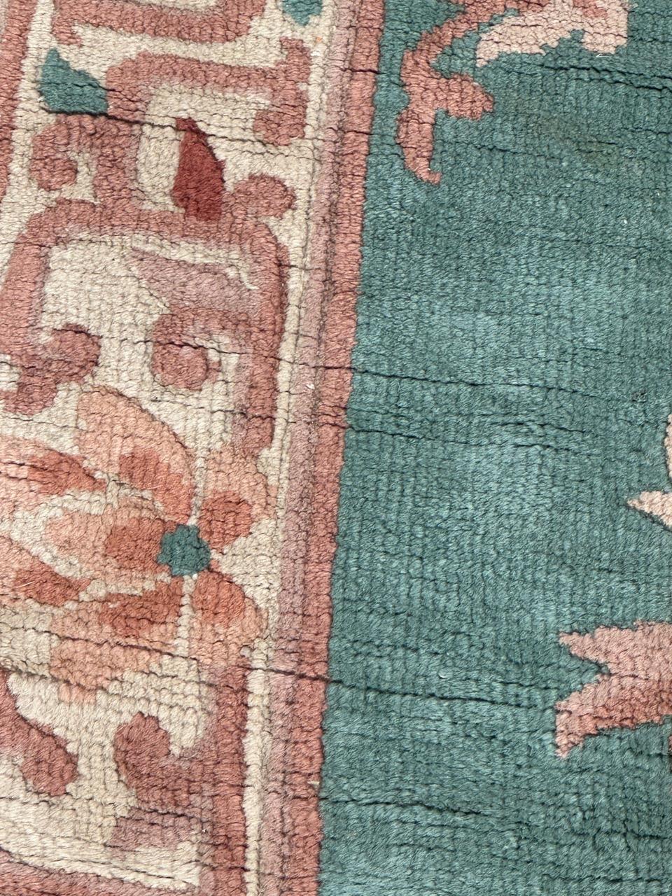 Le joli petit tapis art déco chinois vintage de Bobyrug  en vente 2