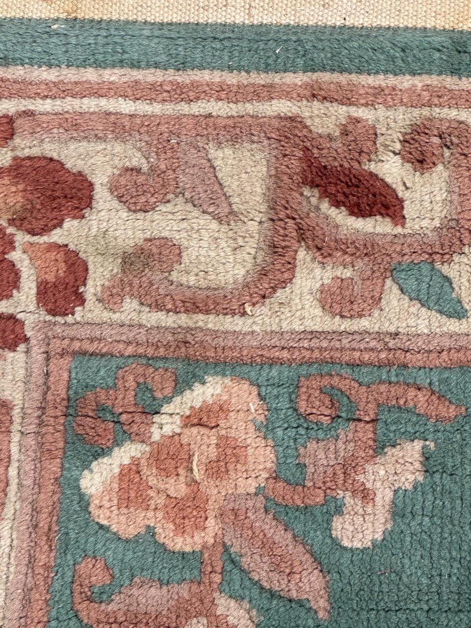 Le joli petit tapis art déco chinois vintage de Bobyrug  Bon état - En vente à Saint Ouen, FR