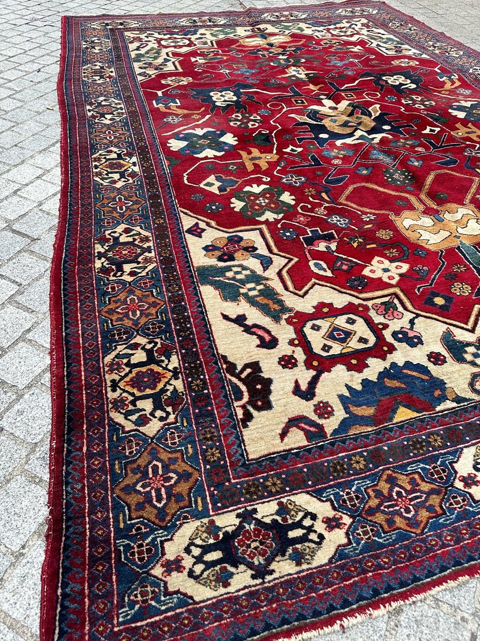 Bobyrugs hübscher Aserbaidschan-Teppich aus der Mitte des Jahrhunderts im Angebot 2