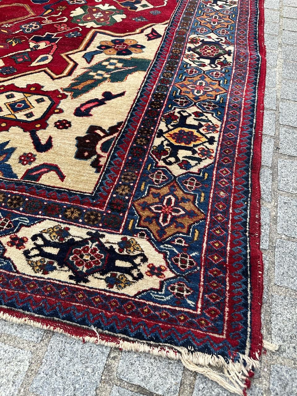 Bobyrugs hübscher Aserbaidschan-Teppich aus der Mitte des Jahrhunderts im Angebot 3
