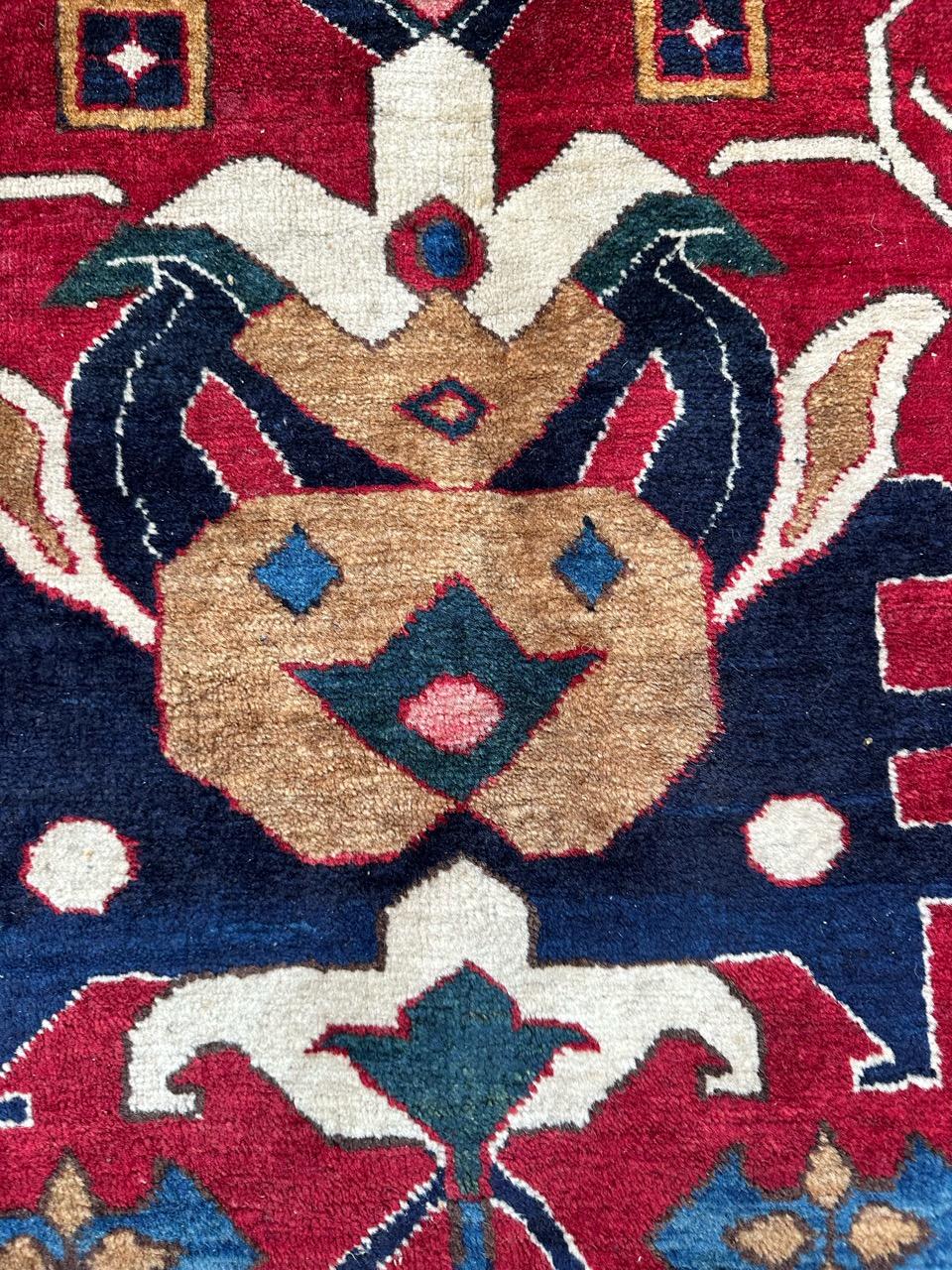 Bobyrugs hübscher Aserbaidschan-Teppich aus der Mitte des Jahrhunderts im Angebot 7