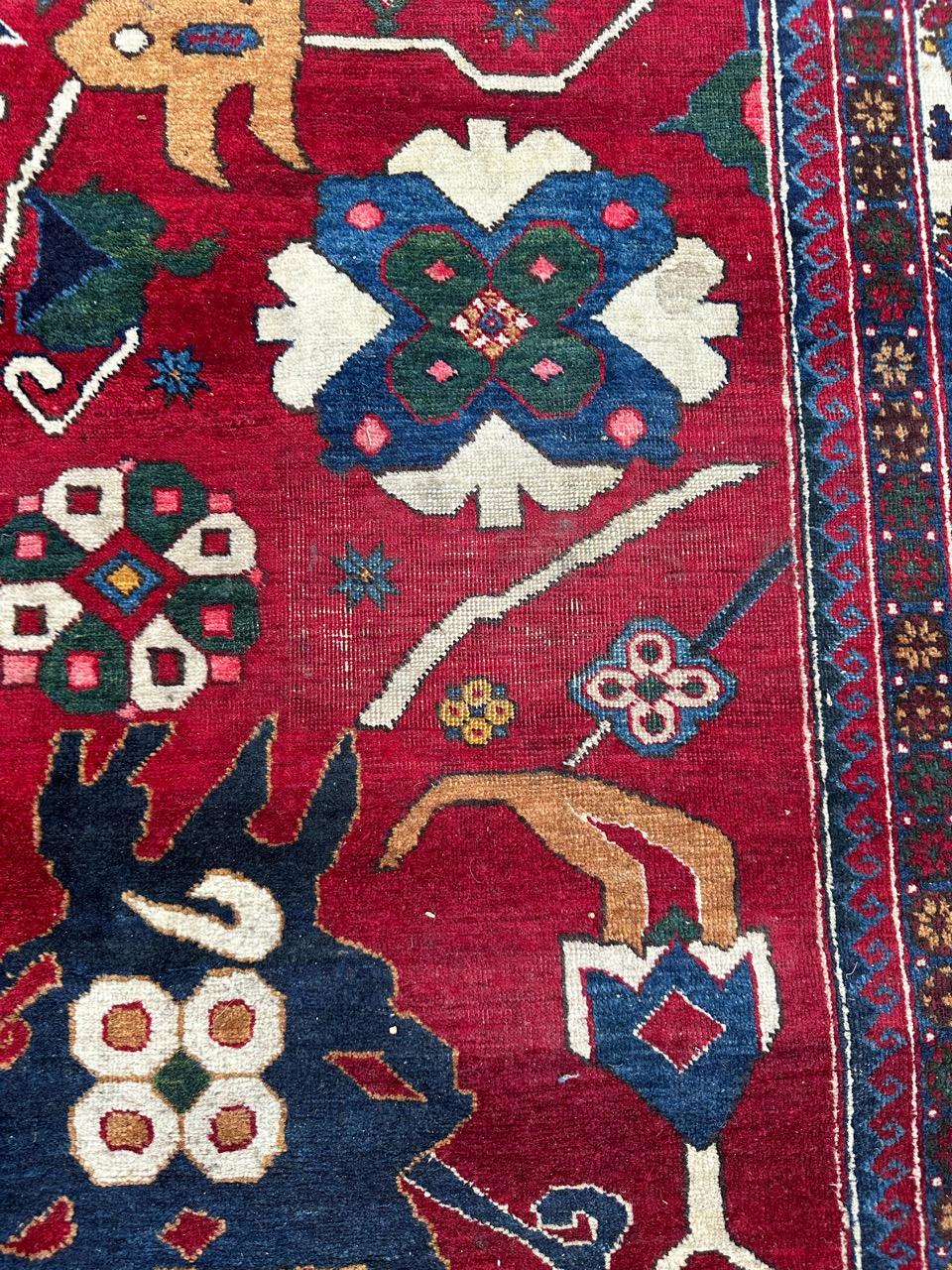 Bobyrugs hübscher Aserbaidschan-Teppich aus der Mitte des Jahrhunderts (20. Jahrhundert) im Angebot
