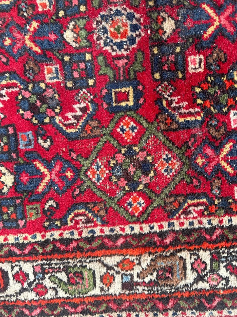 Bobyrugs hübscher Hamadan-Teppich aus der Mitte des Jahrhunderts  (20. Jahrhundert) im Angebot