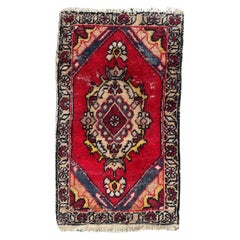 hübscher türkischer Teppich aus der Mitte des Jahrhunderts 