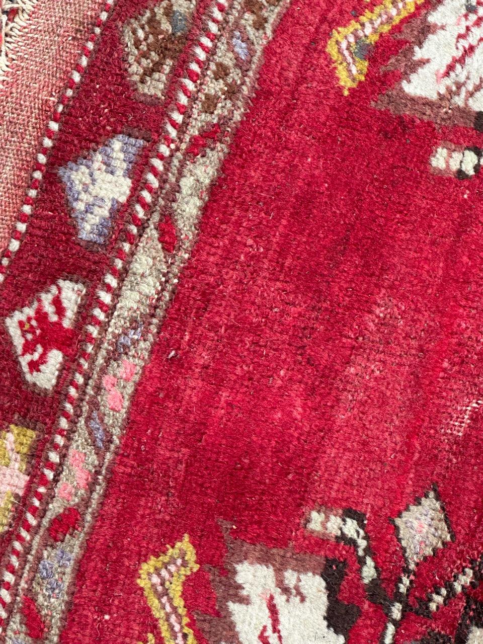 Noué à la main Joli tapis turc Yastik du milieu du siècle dernier en vente
