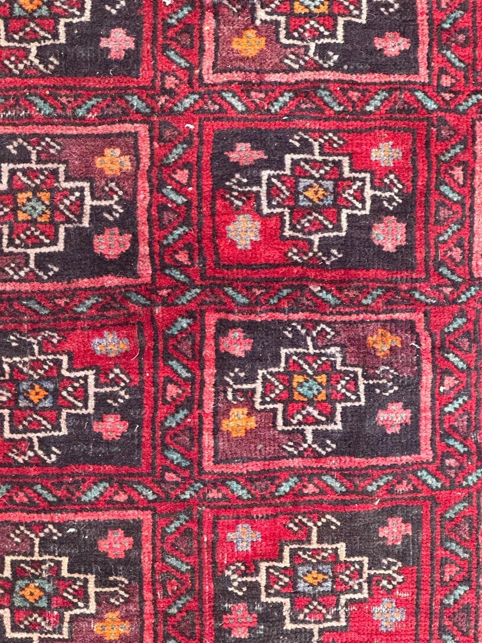 Bobyrug’s pretty mid century Turkmen Baluch rug  In Good Condition For Sale In Saint Ouen, FR