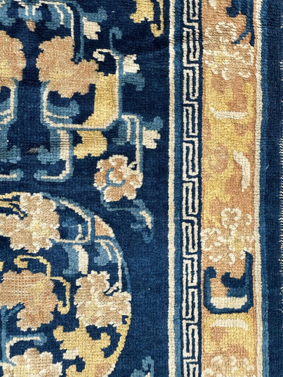 Bobyrug’s pretty rare antique Chinese rug In Good Condition For Sale In Saint Ouen, FR