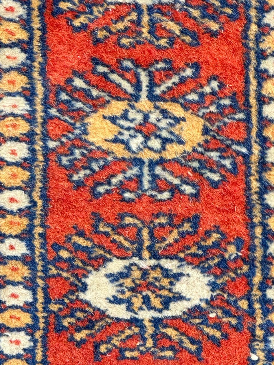 Bobyrug's hübscher kleiner pakistanischer Vintage-Teppich Bokhara-Design  im Angebot 3