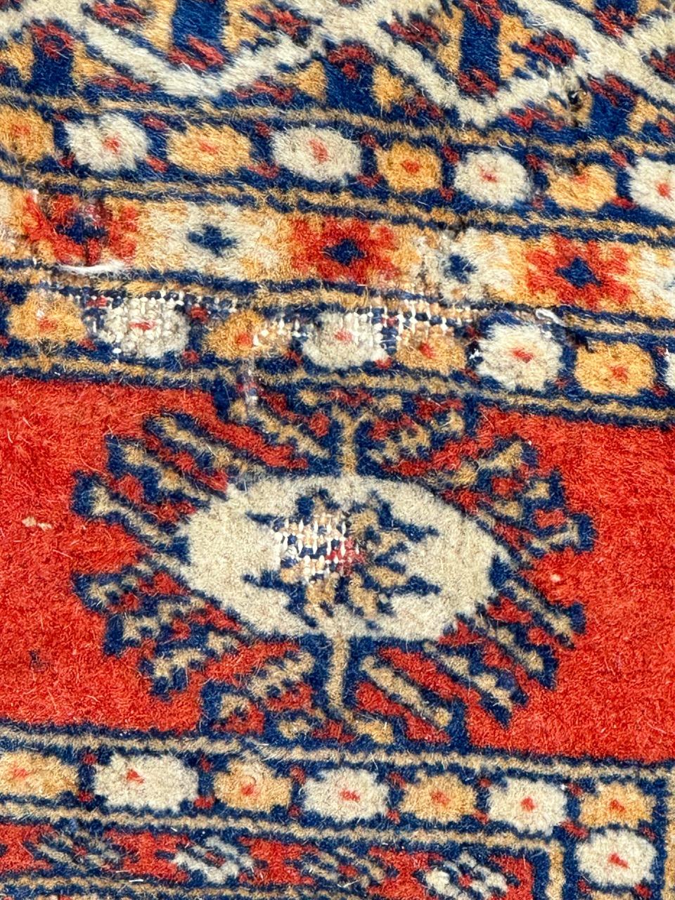 Bobyrug's hübscher kleiner pakistanischer Vintage-Teppich Bokhara-Design  (Wolle) im Angebot
