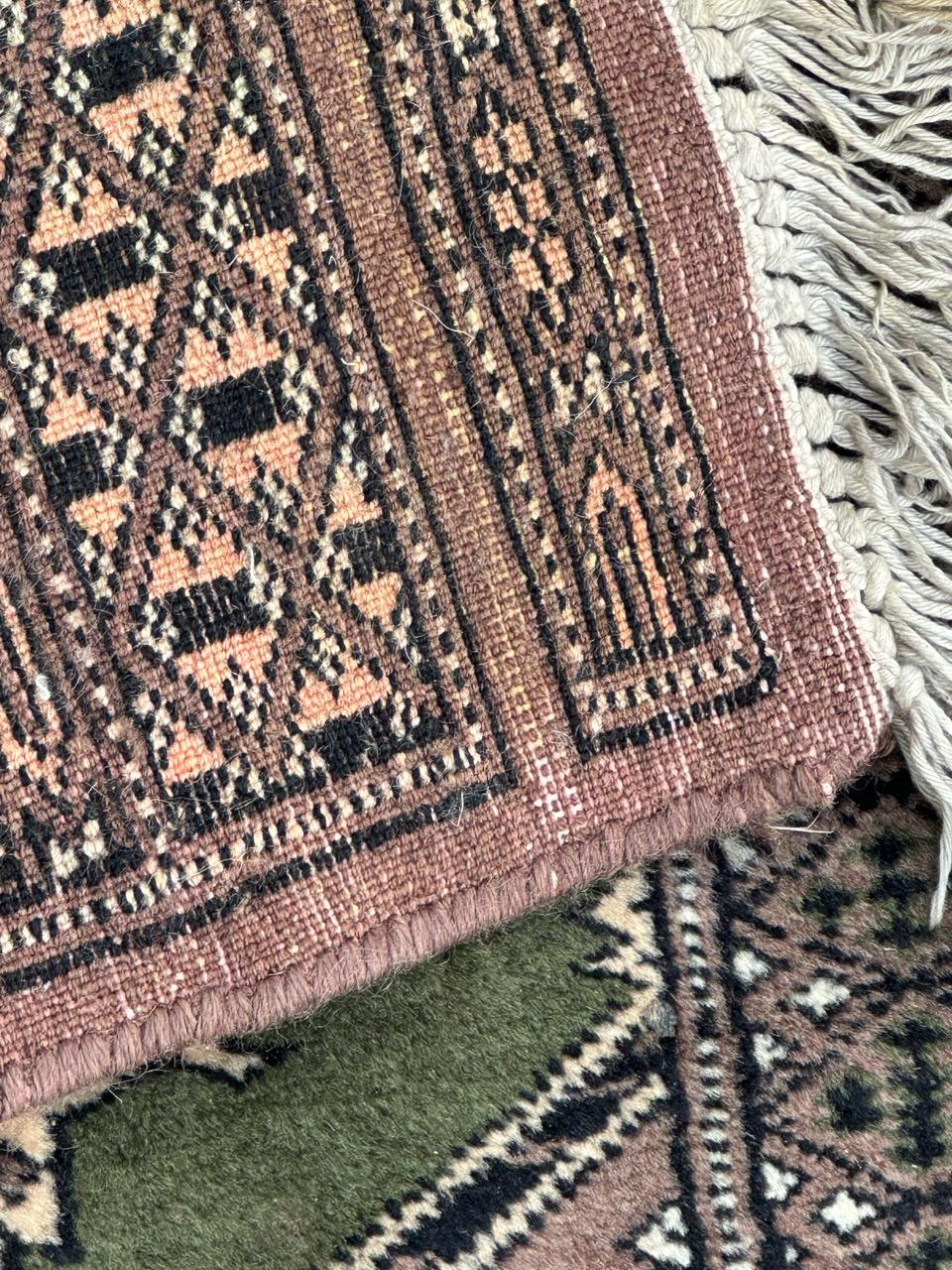 Bobyrug’s pretty small vintage Pakistani rug For Sale 4