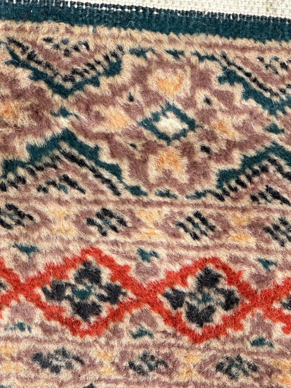 Bobyrug’s pretty small vintage Pakistani rug For Sale 5