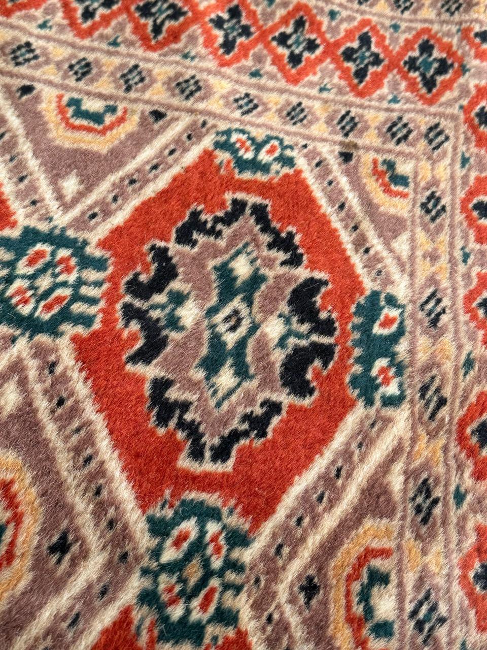 Hand-Knotted Bobyrug’s pretty small vintage Pakistani rug For Sale