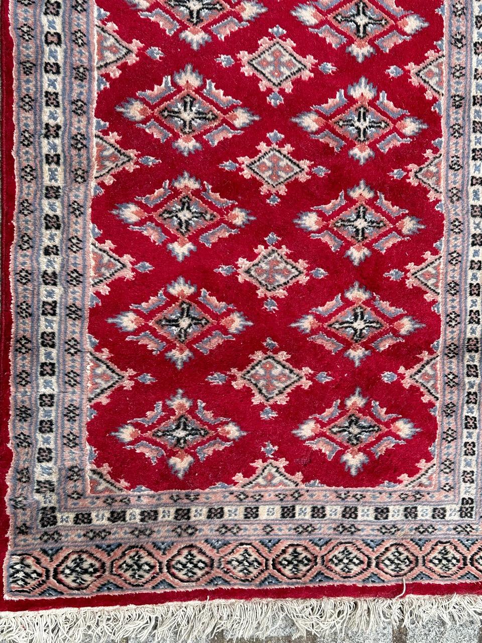 Bobyrugs hübscher kleiner pakistanischer Vintage-Teppich (Pakistanisch) im Angebot