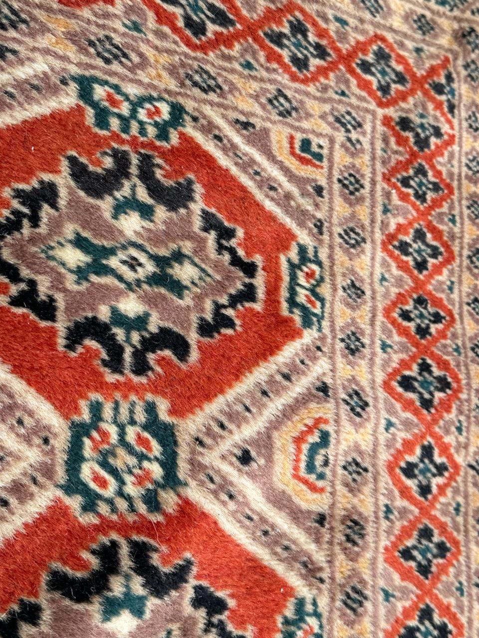 Bobyrug’s pretty small vintage Pakistani rug In Good Condition For Sale In Saint Ouen, FR