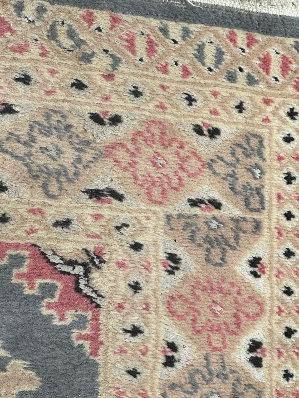  pretty small vintage Pakistani rug In Good Condition For Sale In Saint Ouen, FR