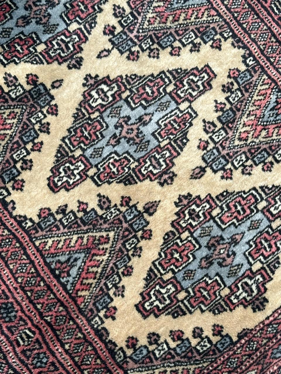 piccolo e grazioso tappeto pakistano vintage In condizioni buone in vendita a Saint Ouen, FR