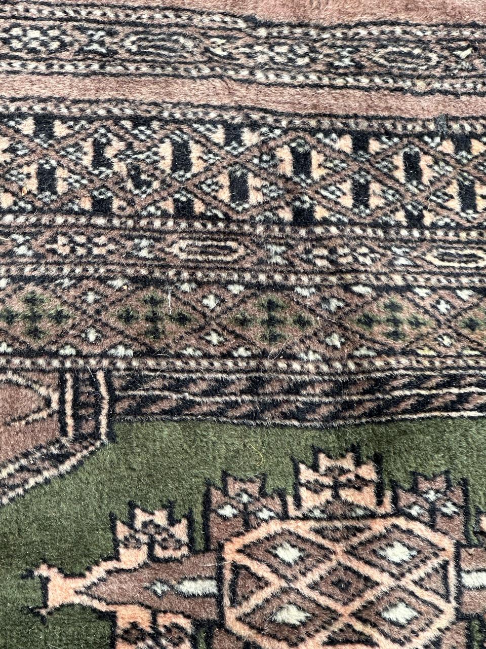 Bobyrug’s pretty small vintage Pakistani rug For Sale 1
