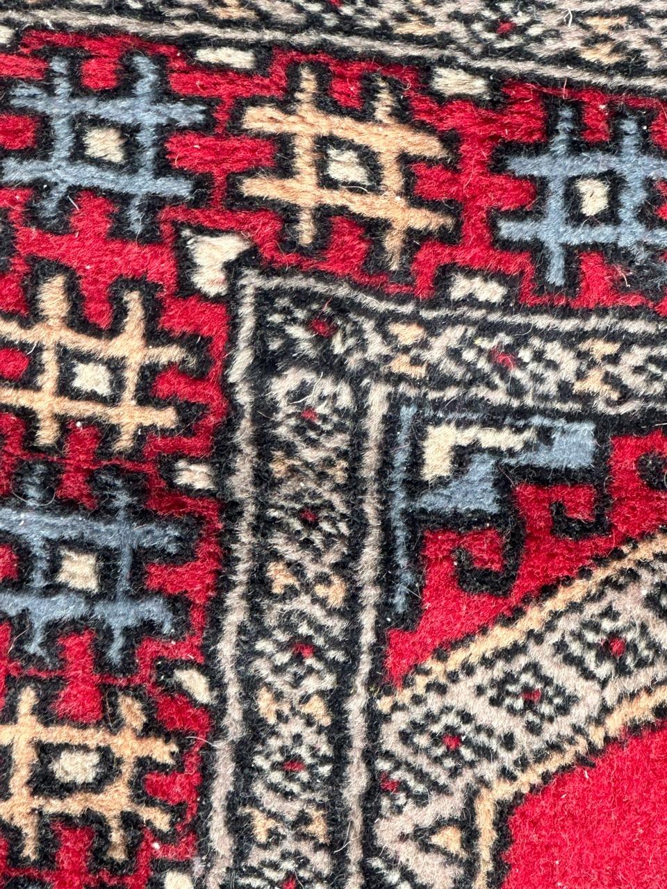 Laine  Petit tapis pakistanais vintage en vente