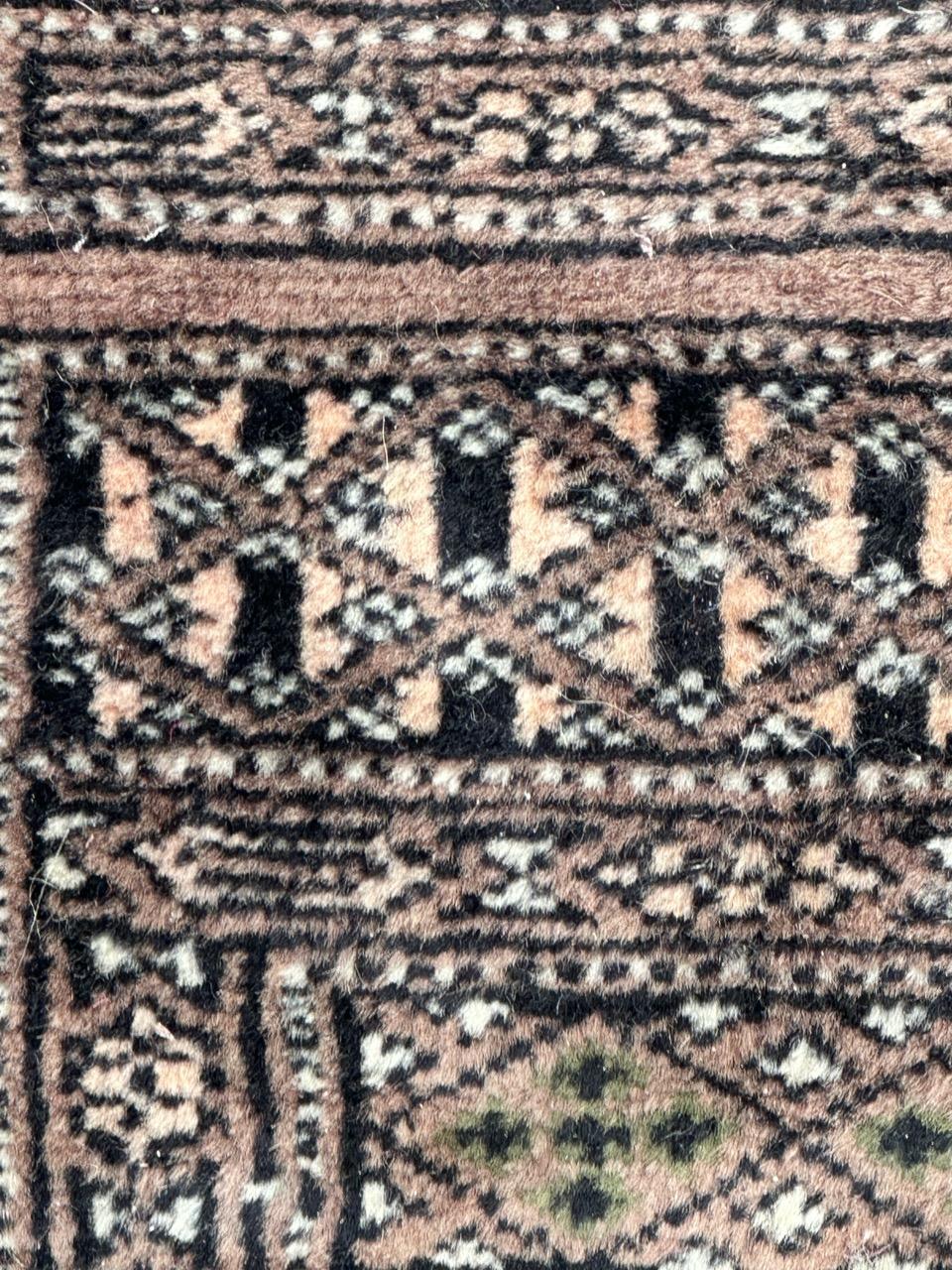 Bobyrug’s pretty small vintage Pakistani rug For Sale 2