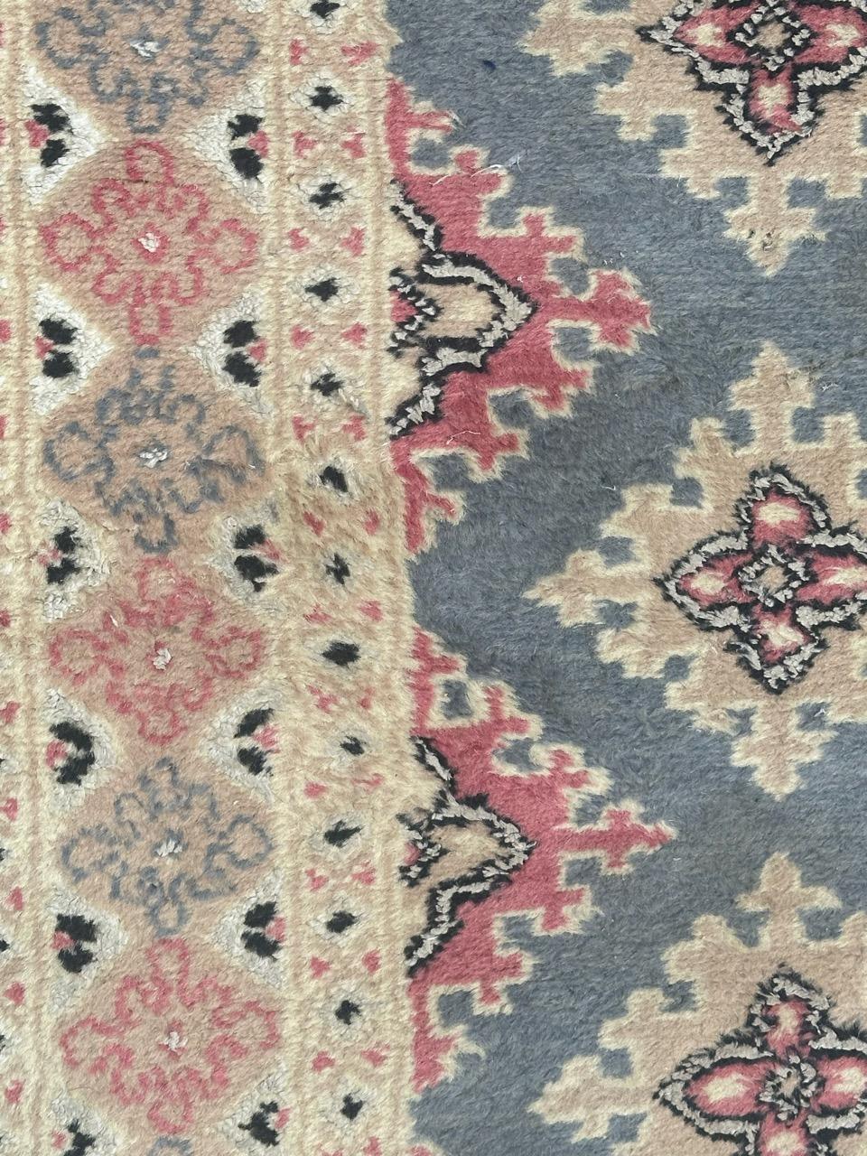  pretty small vintage Pakistani rug For Sale 2