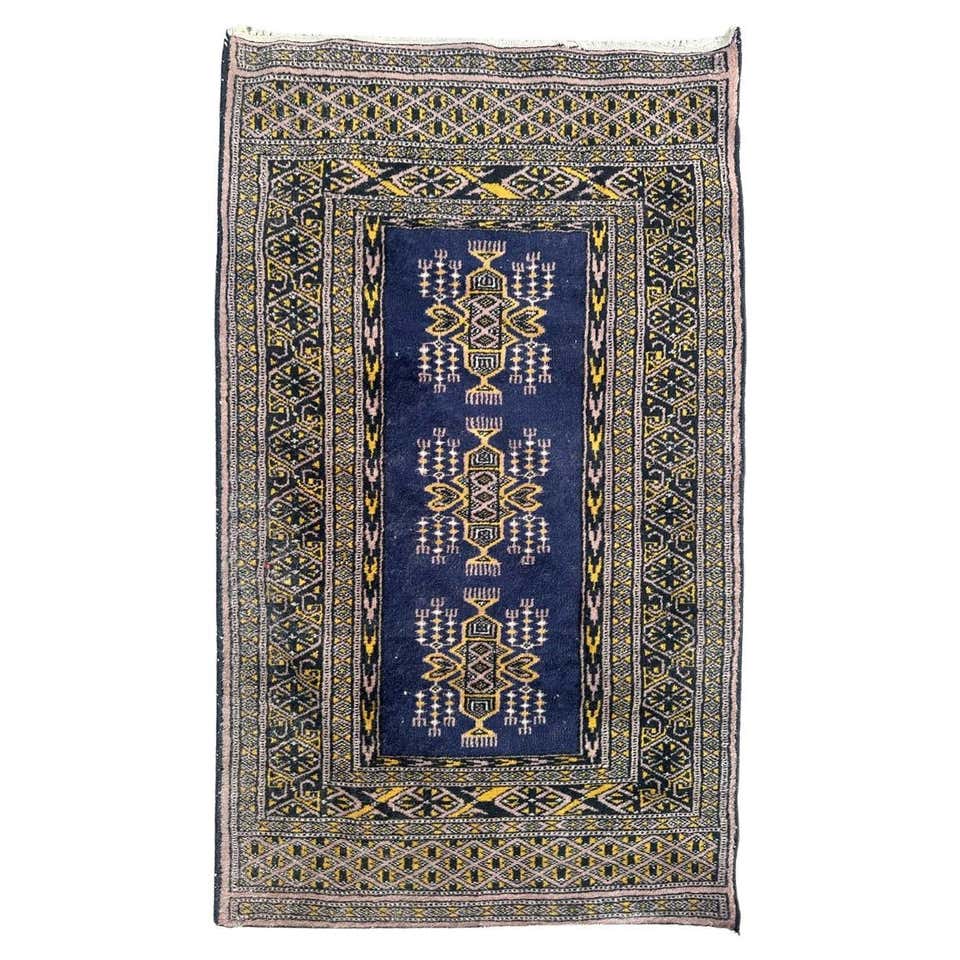 pretty small vintage Pakistani rug For Sale at 1stDibs