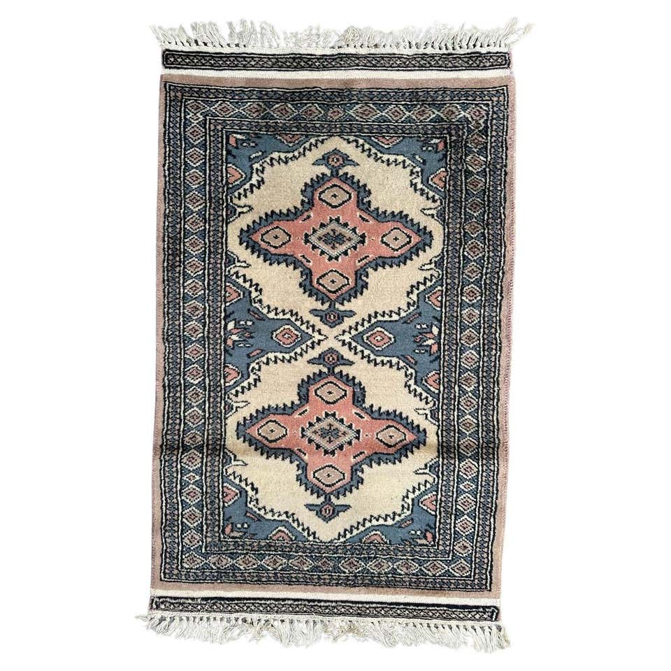 pretty small vintage Pakistani rug For Sale at 1stDibs