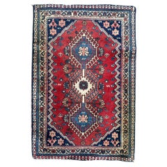 Bobyrugs hübscher kleiner Vintage-Yalameh-Teppich 