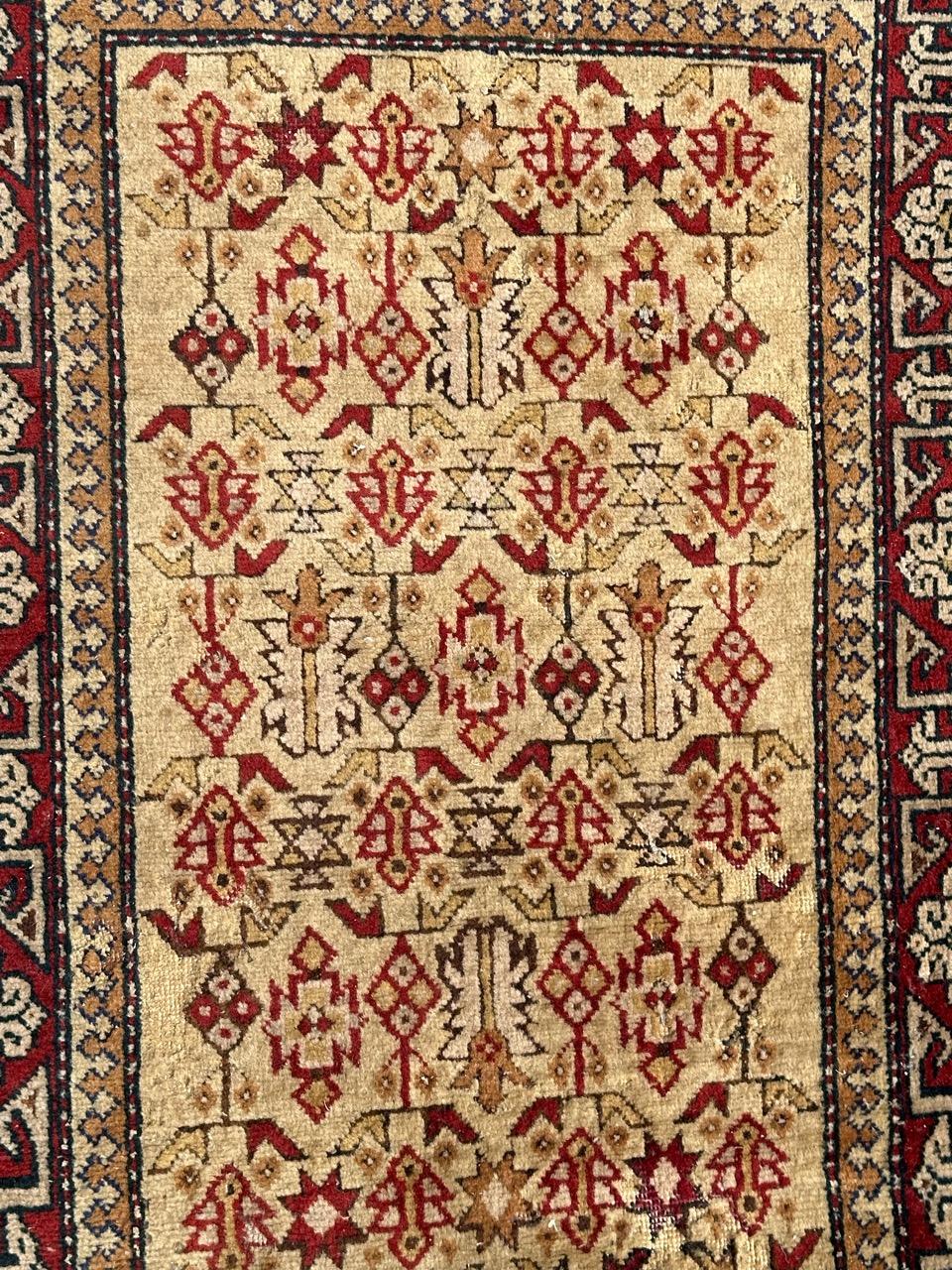 Schöner aserbaidschanischer Teppich aus der Mitte des Jahrhunderts mit schönem Design der kaukasischen Schirwan-Teppiche und schönen Farben, komplett handgeknüpft mit Wollsamt auf Baumwollbasis.

✨✨✨
