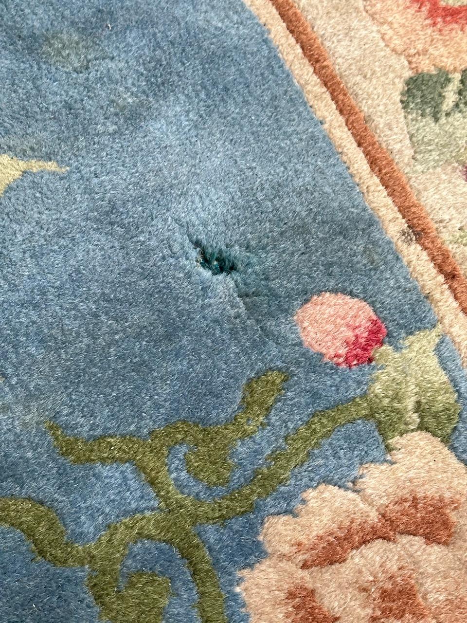 Le joli tapis chinois vintage de Bobyrug  en vente 7