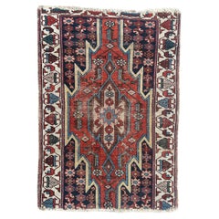 Le joli tapis mazlaghan vintage en détresse de Bobyrug 