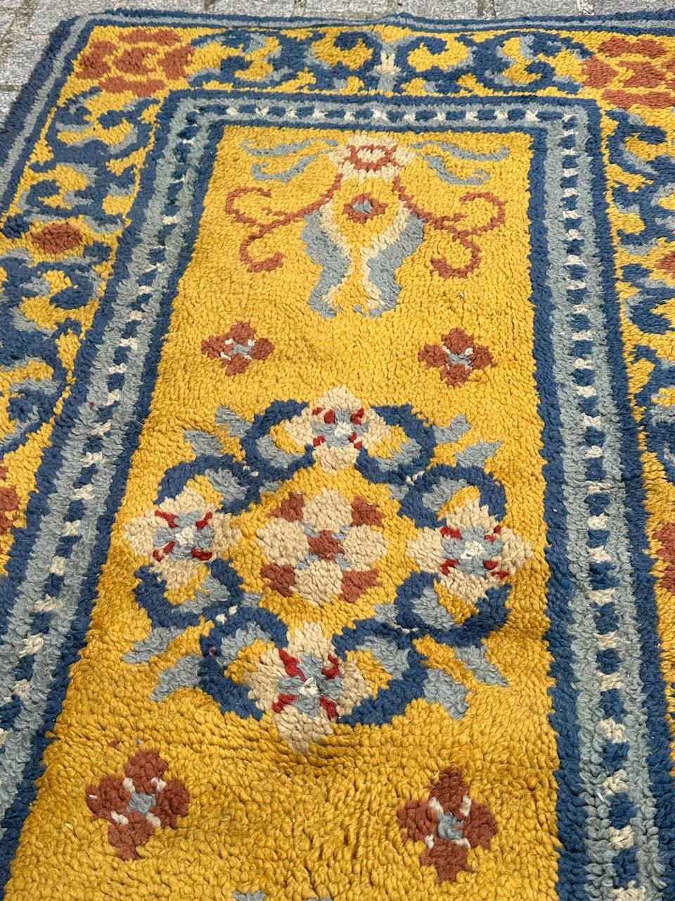 Bobyrugs hübscher französischer Cogolin-Teppich im Vintage-Stil Chinesisches Design  im Zustand „Gut“ im Angebot in Saint Ouen, FR