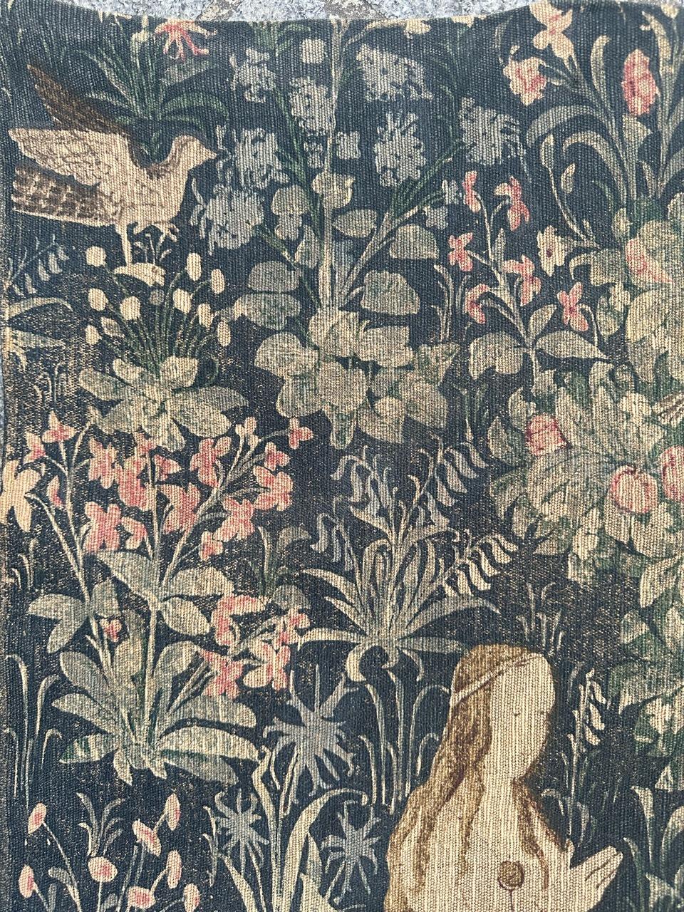 Bonito tapiz estampado a mano con diseño medieval francés vintage de Bobyrug Algodón en venta